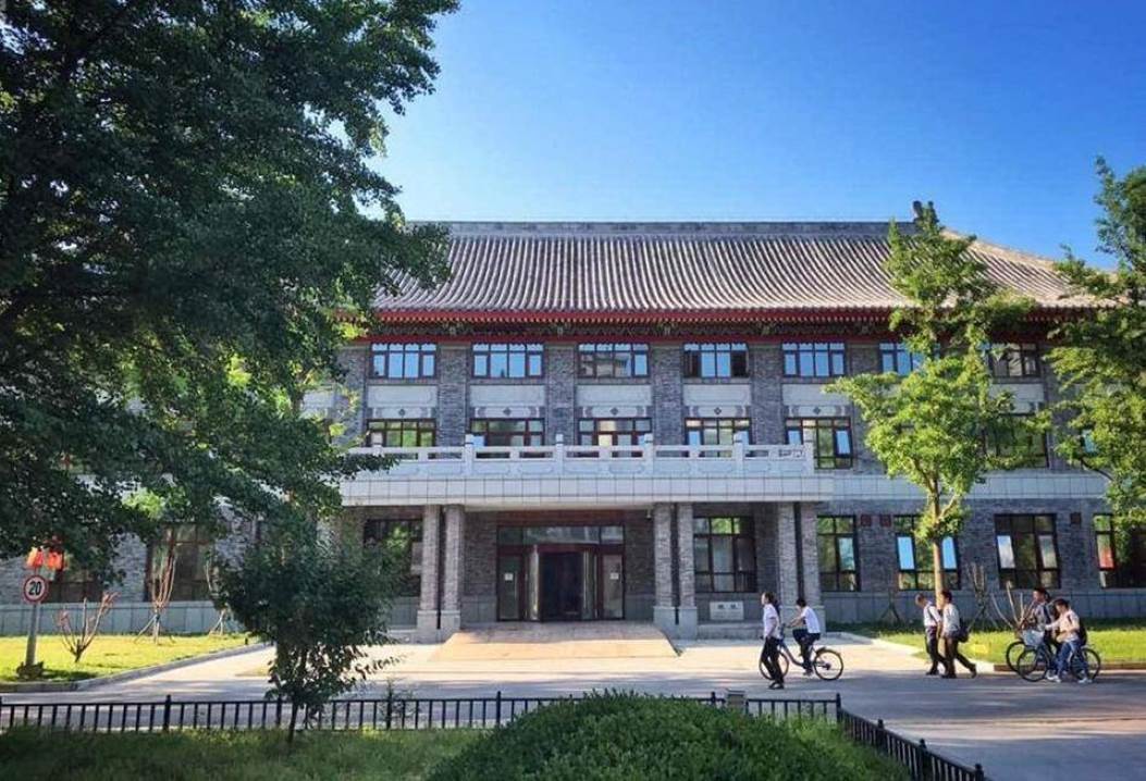 فرع المكتبة في جامعة بكين بالصين